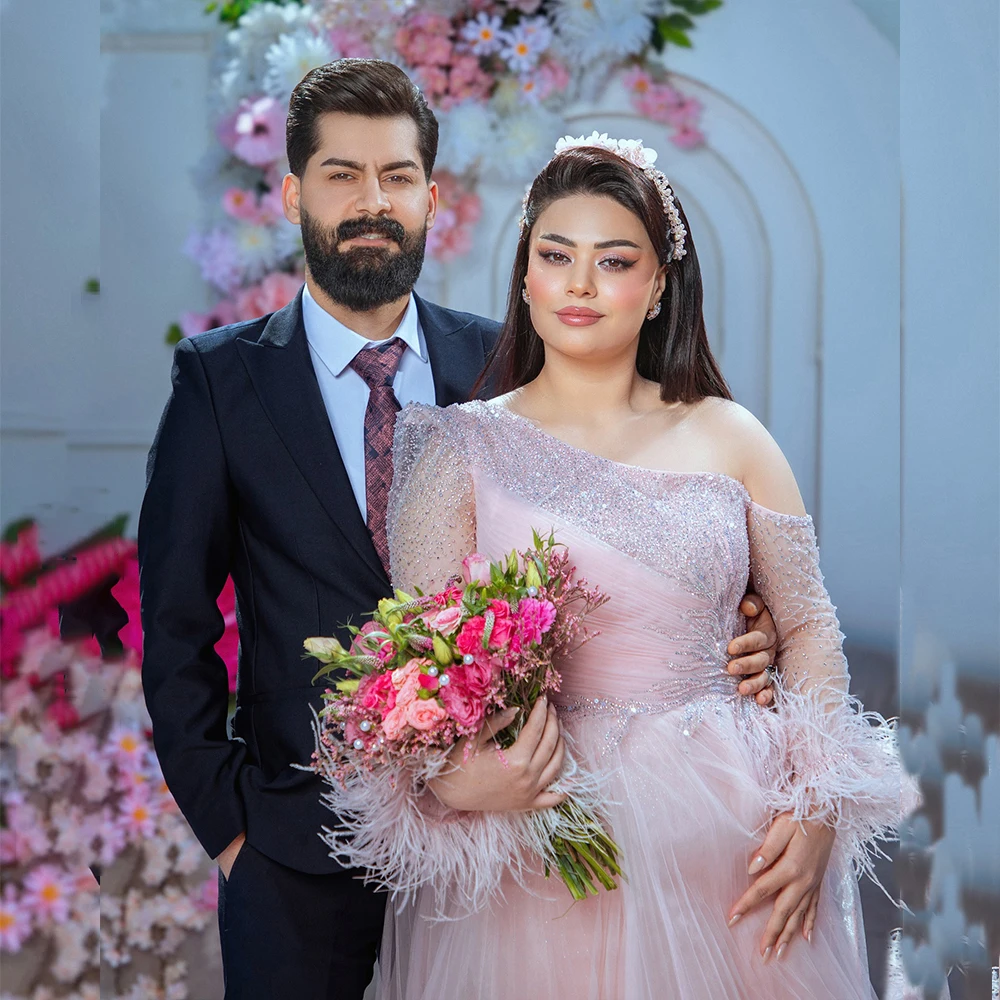 Fairy Wedding Dresses with Beading Feathers One Shoulder Long Sleeve for Brides A-Line Sweep Train Bridal Gowns Customized
Fairy Wedding Dresses with Beading Feathers One Shoulder Long Sleeve for Brides A-Line Sweep Train Bridal Gowns Customized