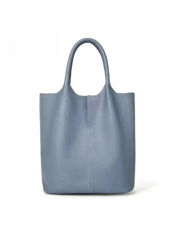Genuine Leather Women’s Commuter Tote Bag, soft cowhide shoulder handbag with large-capacity luxury bucket design
Genuine Leather Women’s Commuter Tote Bag, soft cowhide shoulder handbag with large-capacity luxury bucket design