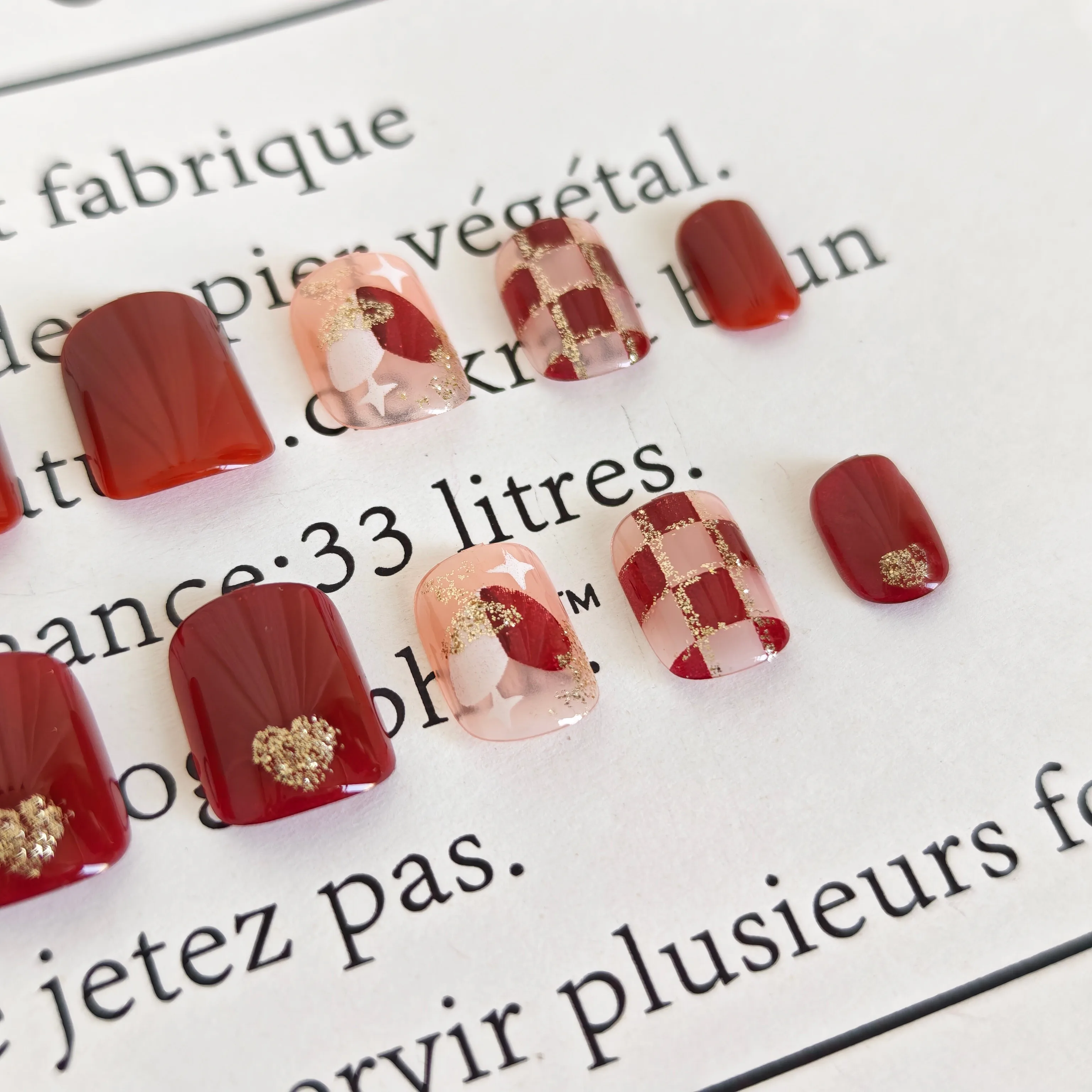 24pc Edgy Maroon Heart Checkerboard Nails Unique Medium-Short Round Press-Ons Available In Various Sizes
24pc Edgy Maroon Heart Checkerboard Nails Unique Medium-Short Round Press-Ons Available In Various Sizes
