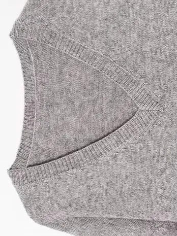 HH Woman Autumn Elegant V-Neck Long Sleeves Sweater Female Street Style Streetwear Solid 3-Color Loose Pullover Sweater2 Colors
HH Woman Autumn Elegant V-Neck Long Sleeves Sweater Female Street Style Streetwear Solid 3-Color Loose Pullover Sweater2 Colors