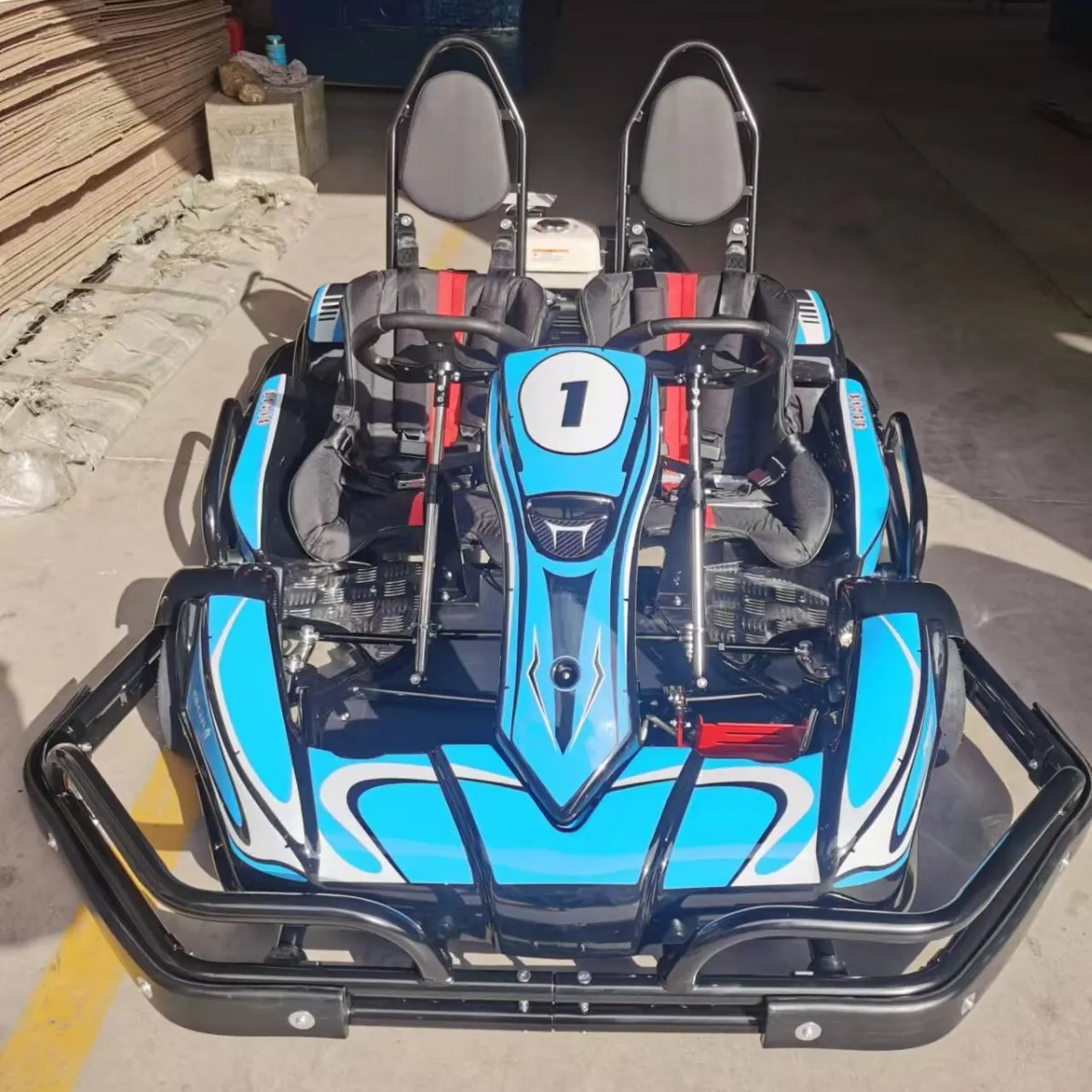 Parent-child couple kart with iron fence, suitable for scenic playground kart club
Parent-child couple kart with iron fence, suitable for scenic playground kart club