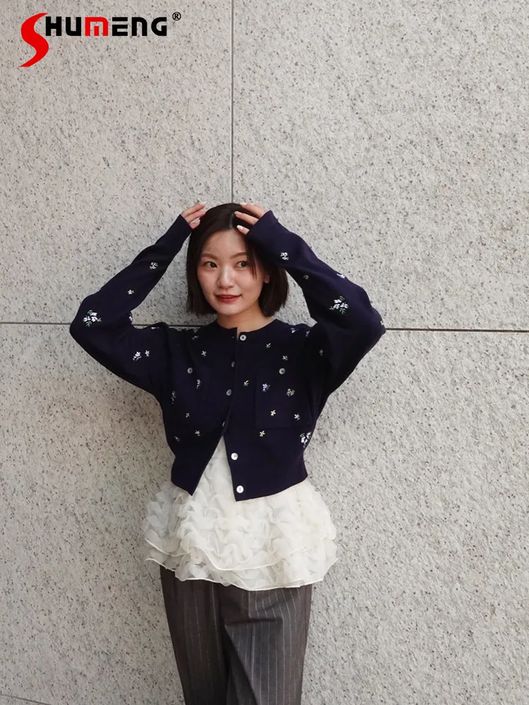 Japanese Elegant Fashion Embroidery Crew Neck Long Sleeve Single-breasted Sweet Short Knitted Cardigan Top For Women Spring 2026
Japanese Elegant Fashion Embroidery Crew Neck Long Sleeve Single-breasted Sweet Short Knitted Cardigan Top For Women Spring 2026