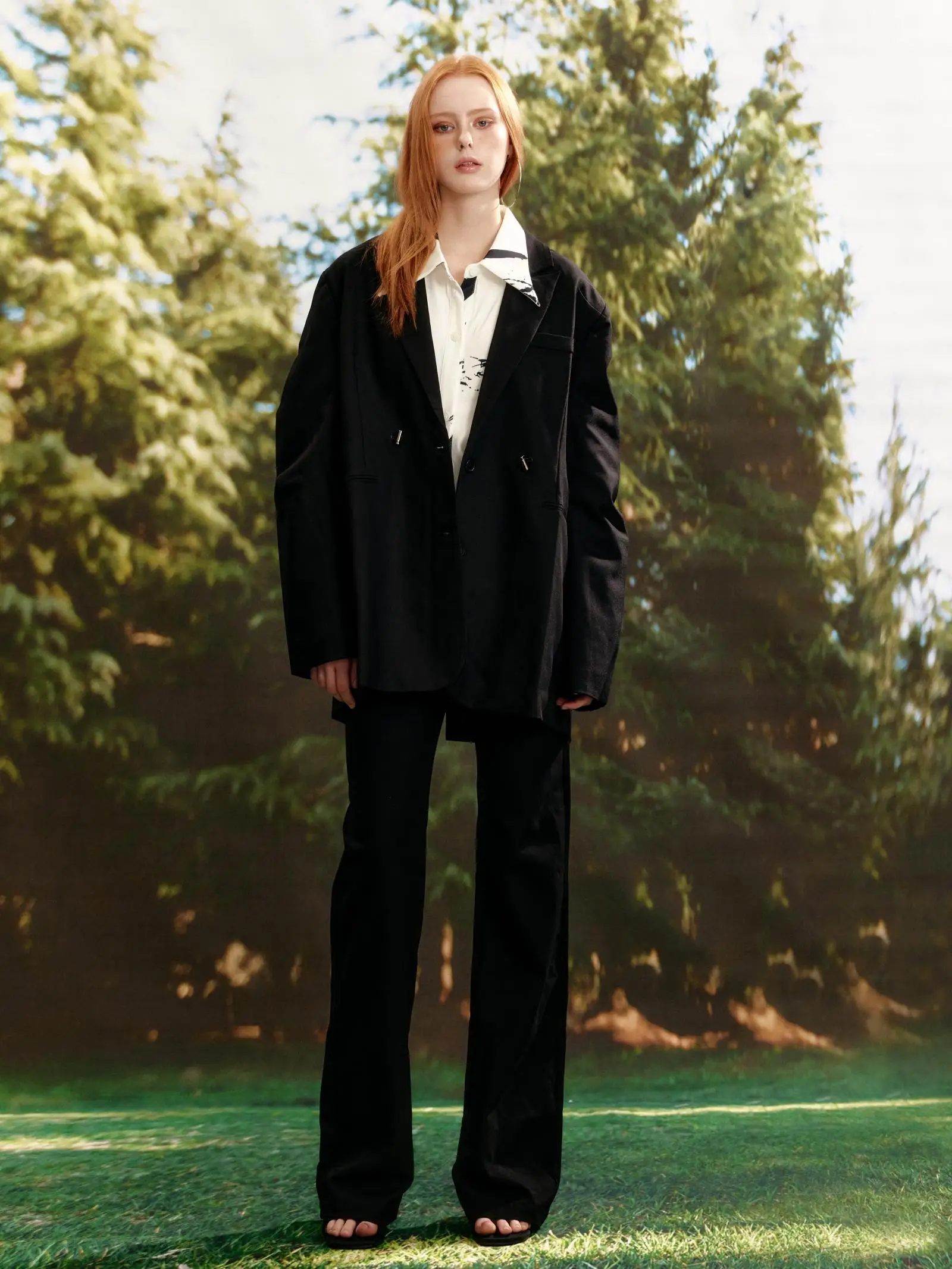 Fuguen HuKim Bla Tailored Suit 2024 Winter Collection Women's Premium Faion Outerwear Classic Silhouette
Fuguen HuKim Bla Tailored Suit 2024 Winter Collection Women's Premium Faion Outerwear Classic Silhouette