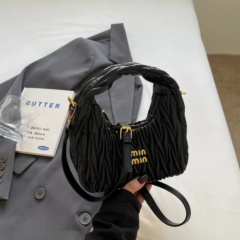 Famous Designer Crafted 2026 Winter Hot Sale Crossbody Bag Womens Fashion Chic Solid Color Textured Leather Adjustable Strap
Famous Designer Crafted 2026 Winter Hot Sale Crossbody Bag Womens Fashion Chic Solid Color Textured Leather Adjustable Strap