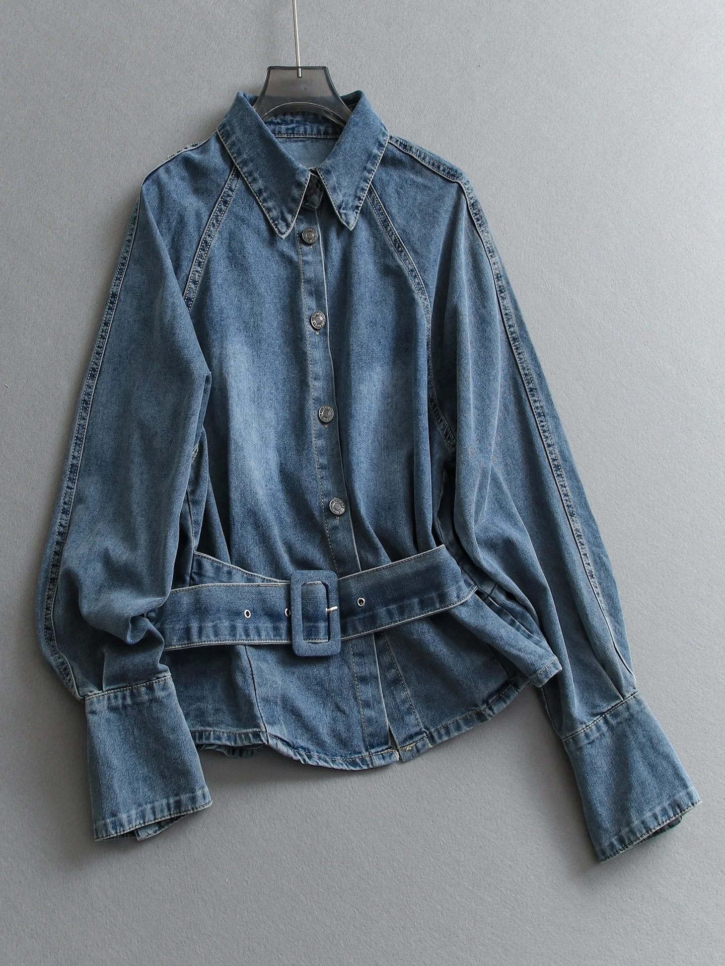 Blue Washed Batwing Long Sleeve Shirt Women's Denim Jacket Spring 2026 New Style Layering Waist Cinched Outerwear W697
Blue Washed Batwing Long Sleeve Shirt Women's Denim Jacket Spring 2026 New Style Layering Waist Cinched Outerwear W697