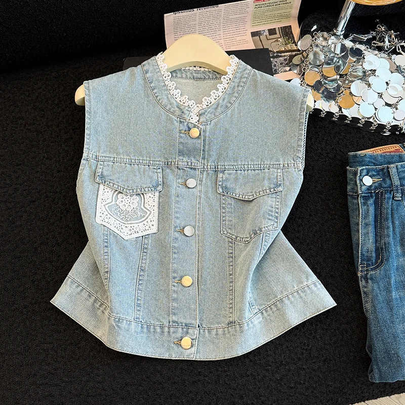 Retro Hong Kong Style Lace Collar Thin Denim Vest Women Summer Design Sensation Elegant Fashionable Vest Cotton Linen Blend
Retro Hong Kong Style Lace Collar Thin Denim Vest Women Summer Design Sensation Elegant Fashionable Vest Cotton Linen Blend