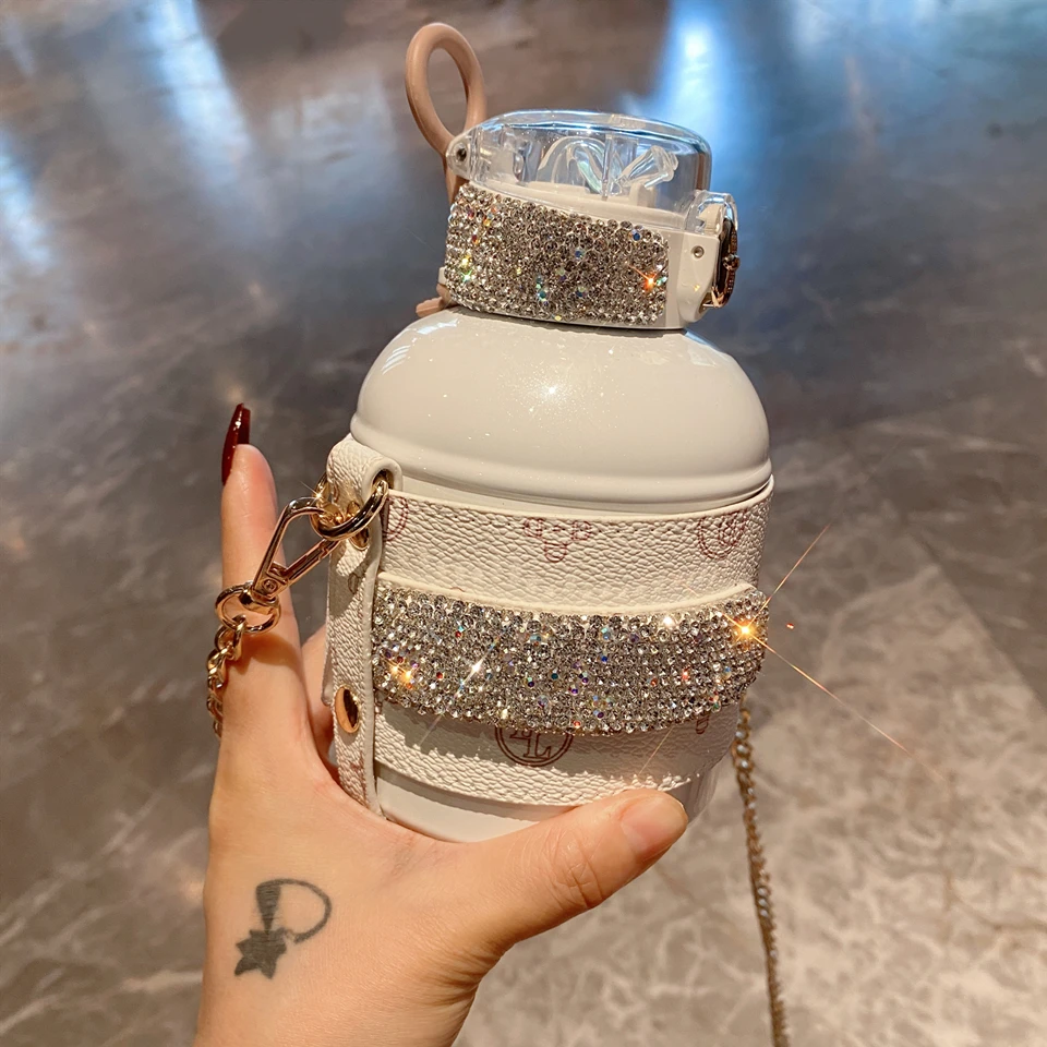 Can Diagonally Spanned Portable Thermos Cup Rhinestone High Value 316 Stainless Steel Potbelly Mug Diamond With Straw 520ML
Can Diagonally Spanned Portable Thermos Cup Rhinestone High Value 316 Stainless Steel Potbelly Mug Diamond With Straw 520ML