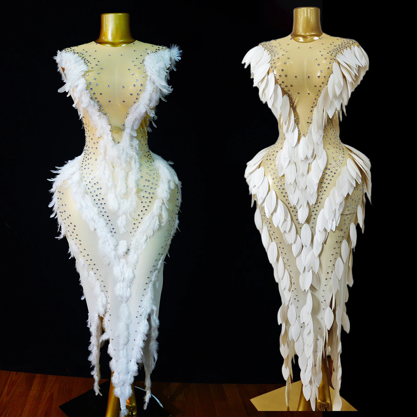 Showgirl outfit rhinestone 3D White Plastic Feather Shape Split Dress Trailing Sexy Transparent Birthday party Celebrate show
Showgirl outfit rhinestone 3D White Plastic Feather Shape Split Dress Trailing Sexy Transparent Birthday party Celebrate show