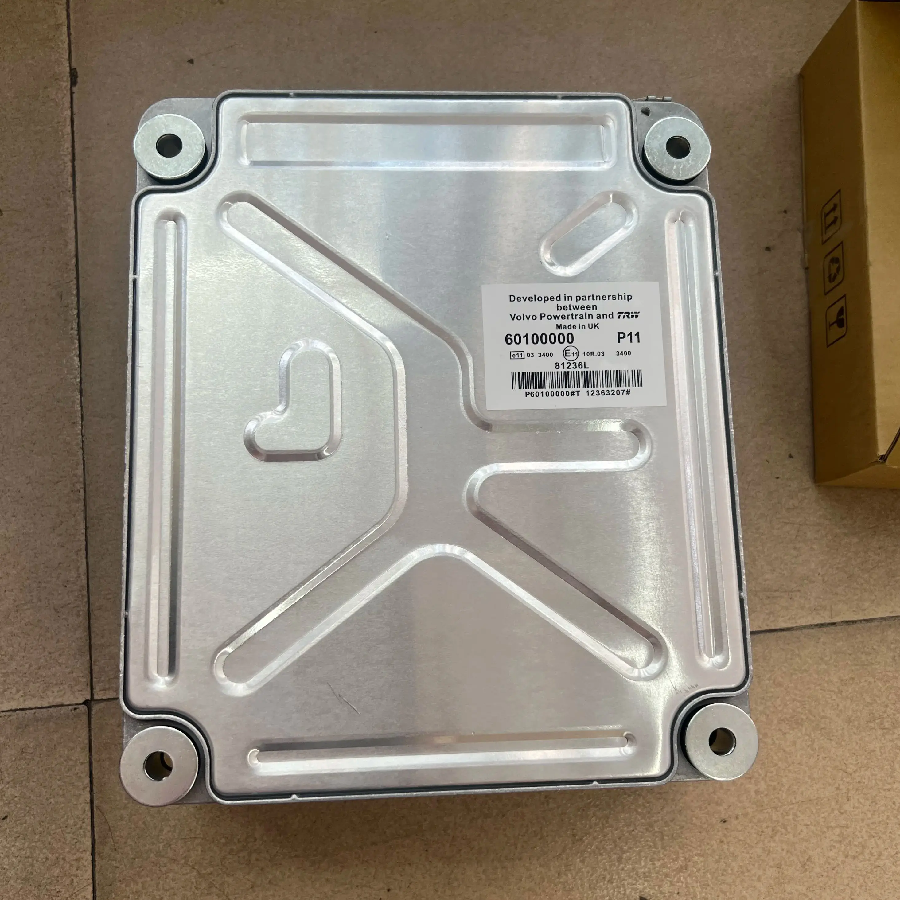 Экскаватор Volvo EC210B/240B/290B Компьютерная плата двигателя ECU 6010000 Компьютерная плата грузовика
Экскаватор Volvo EC210B/240B/290B Компьютерная плата двигателя ECU 6010000 Компьютерная плата грузовика