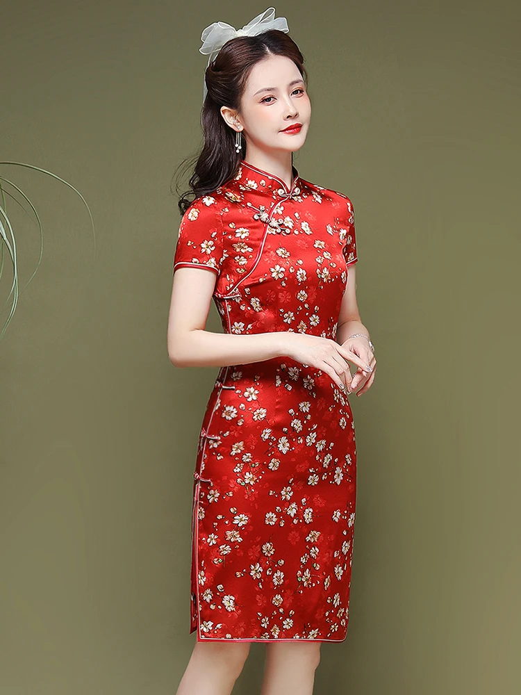 Red Silk Qipao Dr New Chinese Sle High End Silk Evening Gown for Wedding Banquet Mommy Clothes Ele Faionable
Red Silk Qipao Dr New Chinese Sle High End Silk Evening Gown for Wedding Banquet Mommy Clothes Ele Faionable