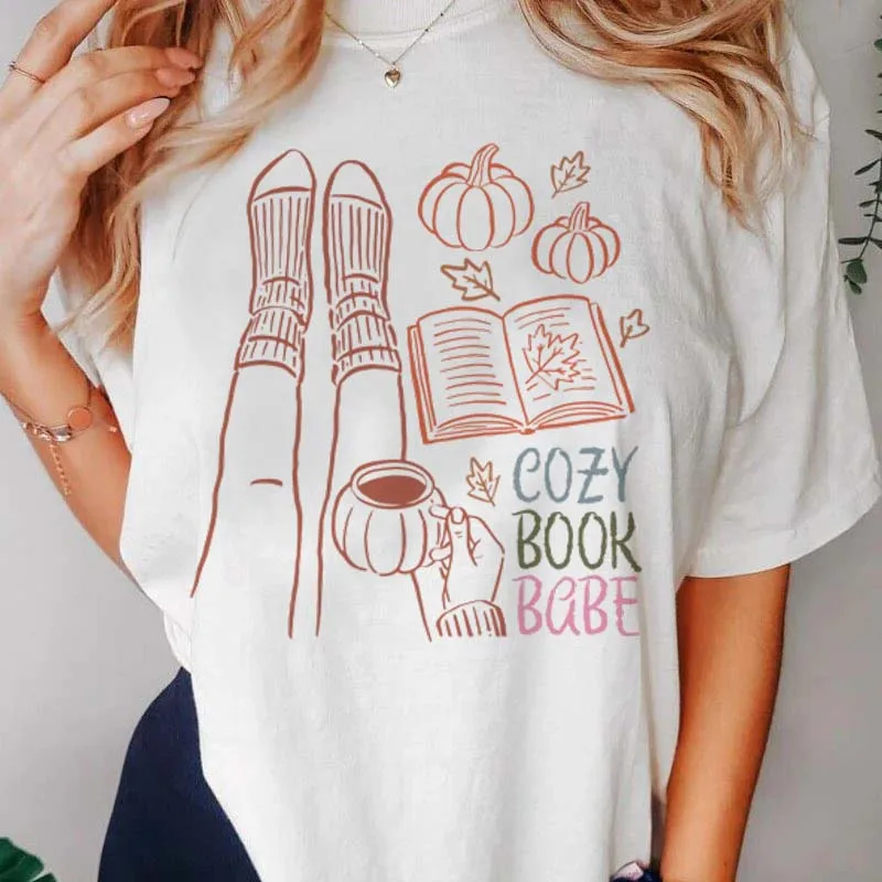 Женская футболка с графическим рисунком Coffee Cup Pumpkins, топ с короткими рукавами, модная базовая повседневная осенняя популярная футболка с круглым вырезом
Женская футболка с графическим рисунком Coffee Cup Pumpkins, топ с короткими рукавами, модная базовая повседневная осенняя популярная футболка с круглым вырезом