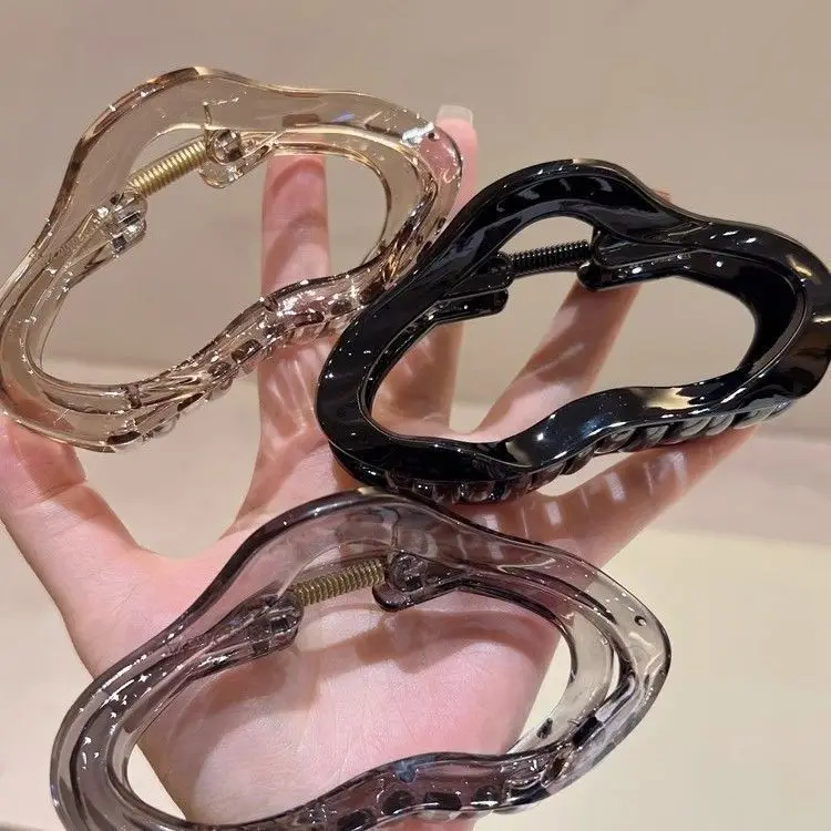 Acrylic transparent cloud large grab clip 2024 new high-end hairpin crab clip women's hair Korea ladies headwear
Acrylic transparent cloud large grab clip 2024 new high-end hairpin crab clip women's hair Korea ladies headwear