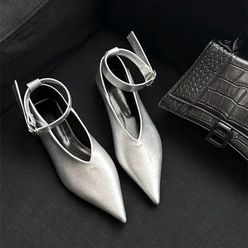 New Ankle Strap Metal Buckle Design Flats Shoes for Women Sexy Pointed Toe Soft Leather Women Shoes Elegant Ladies Casual Shoes
New Ankle Strap Metal Buckle Design Flats Shoes for Women Sexy Pointed Toe Soft Leather Women Shoes Elegant Ladies Casual Shoes