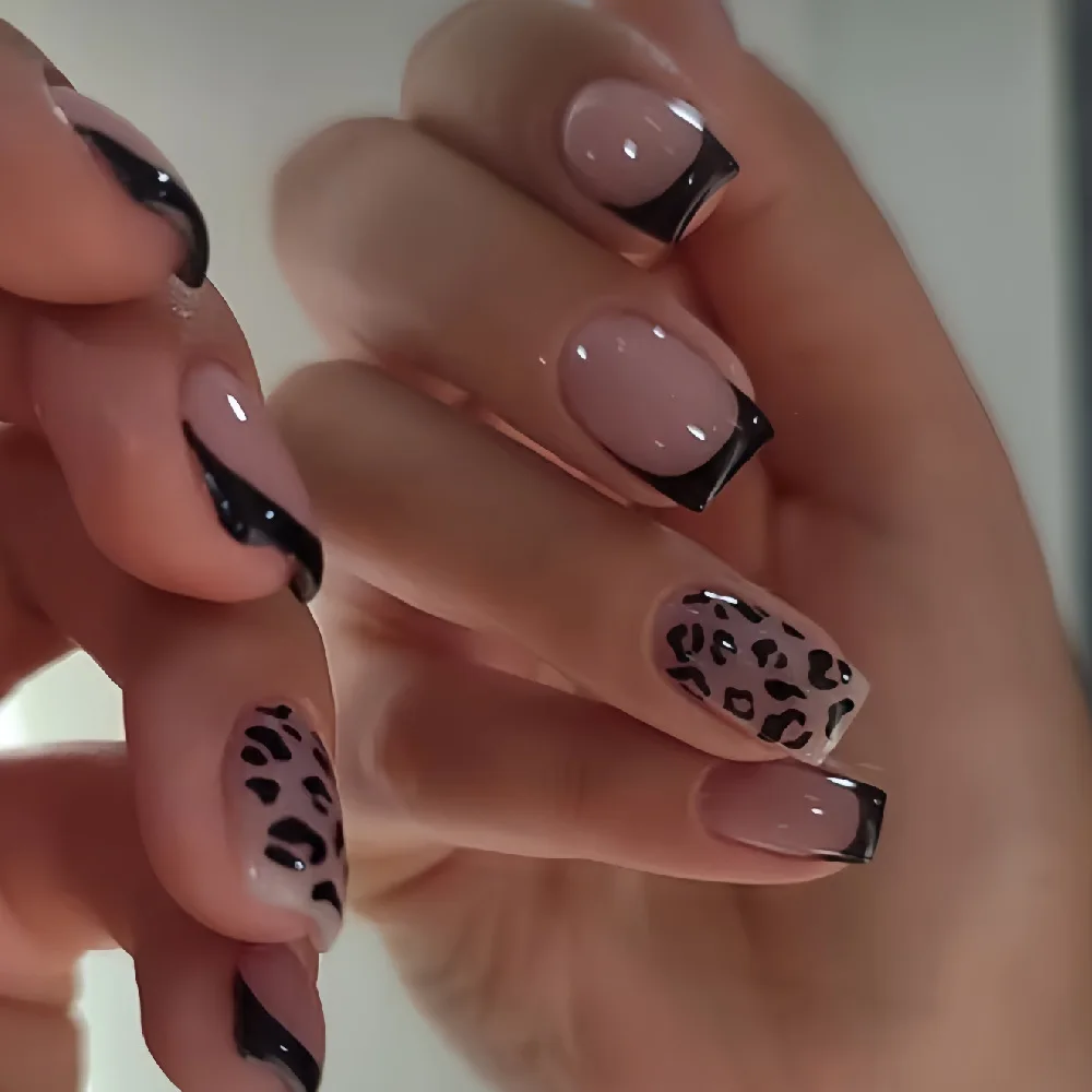 Black leopard print square nail French glossy Spice Girl high-end sense niche white wearing nail 24 pieces nail art
Black leopard print square nail French glossy Spice Girl high-end sense niche white wearing nail 24 pieces nail art