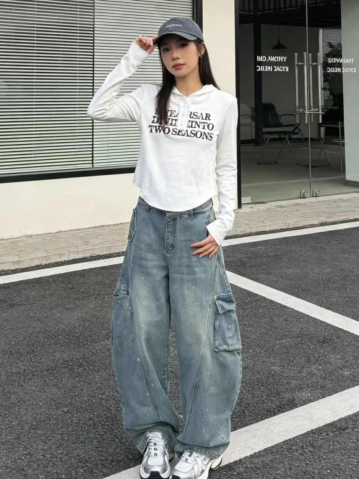 Fashionable Vintage South Oil 2026 Spring Summer Denim Jeans Small Batch Design Worn Look Multi Pocket Workwear Ink Spray Lad...
Fashionable Vintage South Oil 2026 Spring Summer Denim Jeans Small Batch Design Worn Look Multi Pocket Workwear Ink Spray Lad...