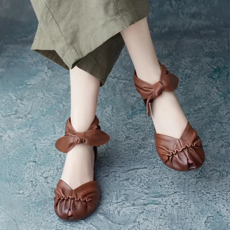 Birkuir Retro Pleated Bow Sandals For Women Soft Soles Back Zip Low Heel Luxury Fish Mouth Closed Toe Genuine Leather Sandals
Birkuir Retro Pleated Bow Sandals For Women Soft Soles Back Zip Low Heel Luxury Fish Mouth Closed Toe Genuine Leather Sandals