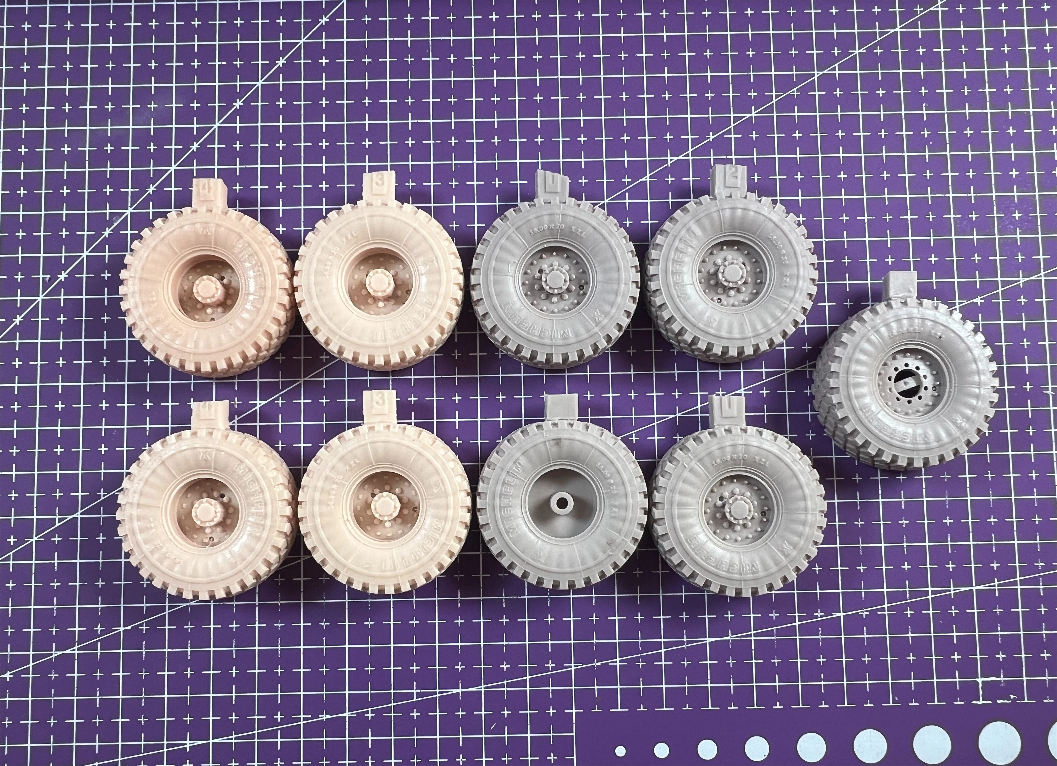 1/35 Cast Resin Model, Tire Modification Accessories, Unpainted (applicable To Patriot M983)
1/35 Cast Resin Model, Tire Modification Accessories, Unpainted (applicable To Patriot M983)