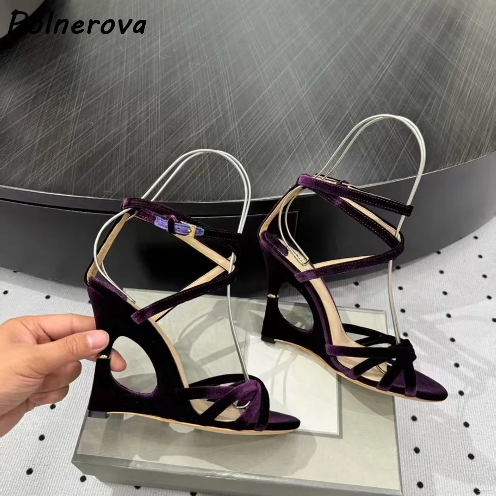 Женские летние модные элегантные туфли на каблуке с металлическим декором, круглым носком, узким ремешком и открытой пяткой
Женские летние модные элегантные туфли на каблуке с металлическим декором, круглым носком, узким ремешком и открытой пяткой