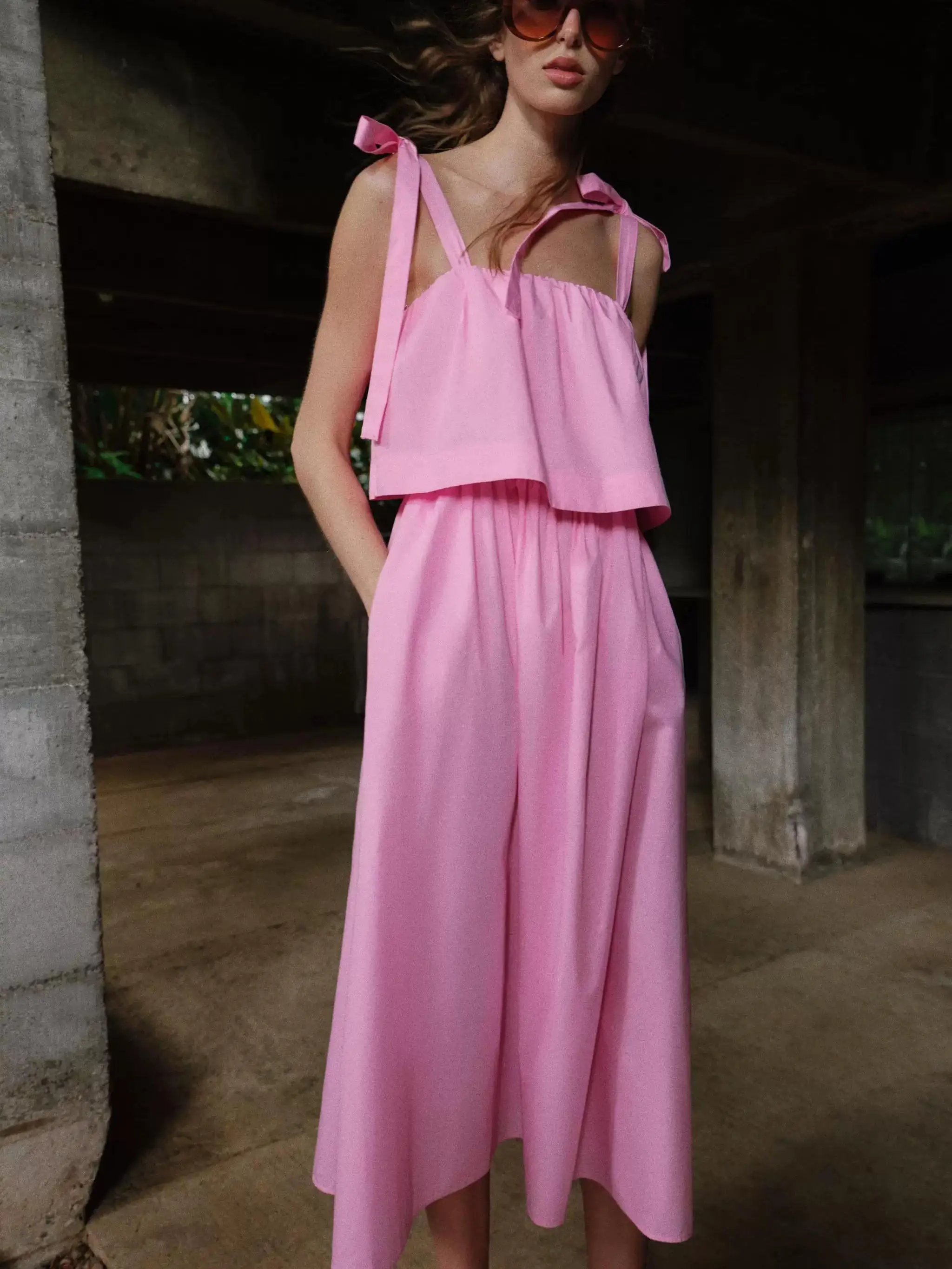 New Summer Women's Dress with Layered Knot Wide Shoulder Strap Midi Dress Ethnic Stage Costume for Young Women
New Summer Women's Dress with Layered Knot Wide Shoulder Strap Midi Dress Ethnic Stage Costume for Young Women