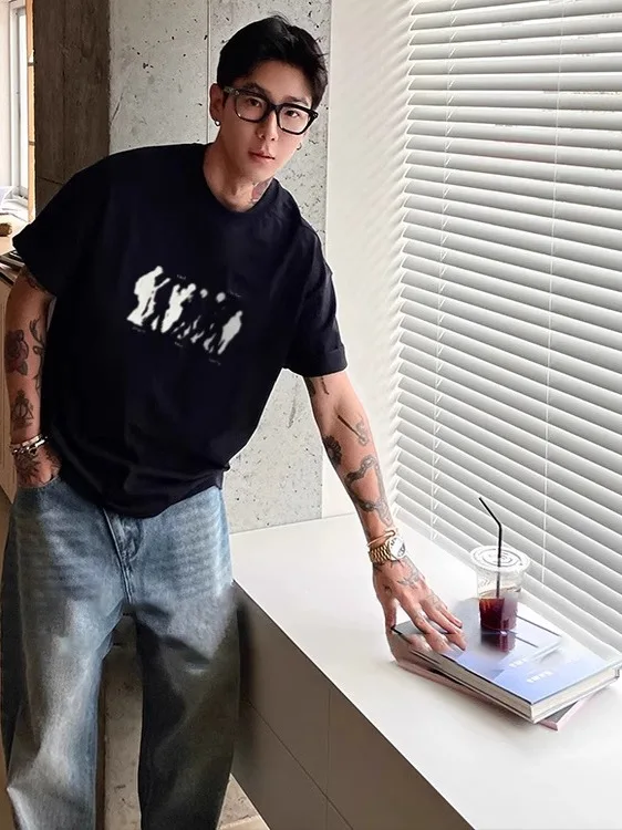 Футболка большого размера 300 Pou American Sle ort Sve, мужская летняя новинка в стиле хип-хоп, свободный круглый хлопковый повседневный топ
Футболка большого размера 300 Pou American Sle ort Sve, мужская летняя новинка в стиле хип-хоп, свободный круглый хлопковый повседневный топ