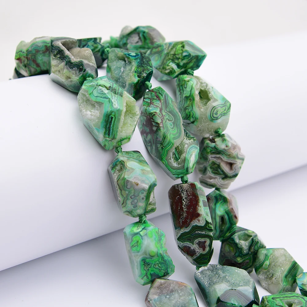 APDGG Big Graduated Natural Green Crazy Lace Agate Quartz Cave Cutting Nugget Loose Pendant Beads 15'' Strand Jewelry DIY
APDGG Big Graduated Natural Green Crazy Lace Agate Quartz Cave Cutting Nugget Loose Pendant Beads 15'' Strand Jewelry DIY
