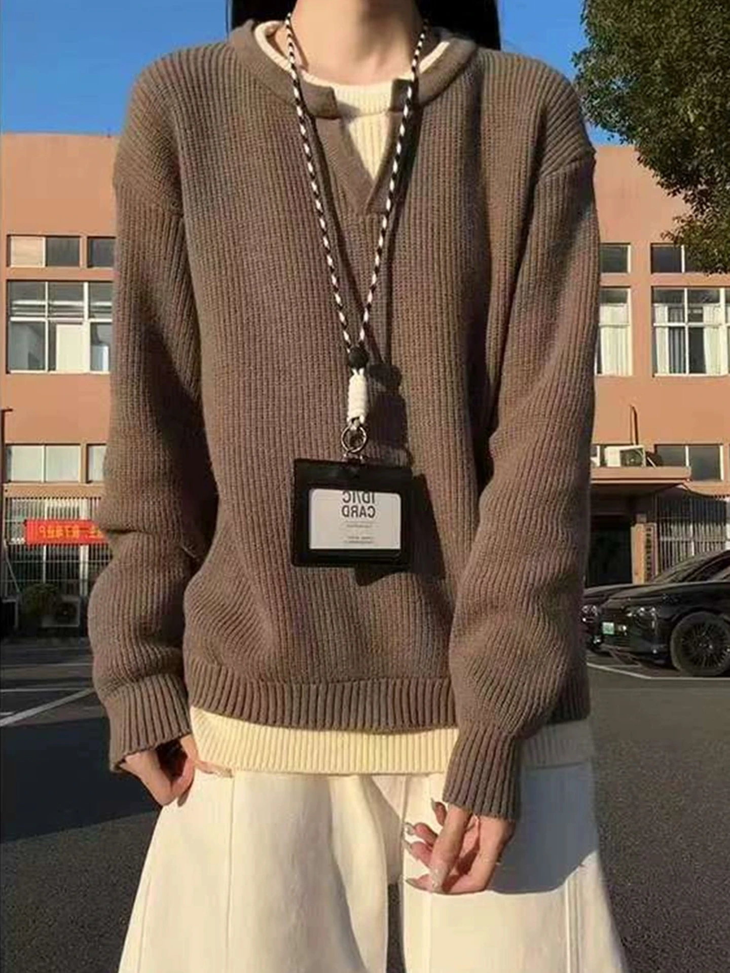 Мужской вязаный свитер цвета хаки с V-образным вырезом, базовый слой, в стиле ретро, повседневный, свободного кроя, с длинными рукавами, для осени и зимы, для отдыха, модный
Мужской вязаный свитер цвета хаки с V-образным вырезом, базовый слой, в стиле ретро, повседневный, свободного кроя, с длинными рукавами, для осени и зимы, для отдыха, модный