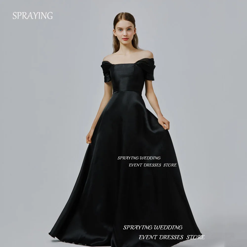 SPRAYING A-line Black Wedding Dress Photo Shoot Off the Shoulder Floor-Length Evening Gown Dress Simple Party Dress
SPRAYING A-line Black Wedding Dress Photo Shoot Off the Shoulder Floor-Length Evening Gown Dress Simple Party Dress