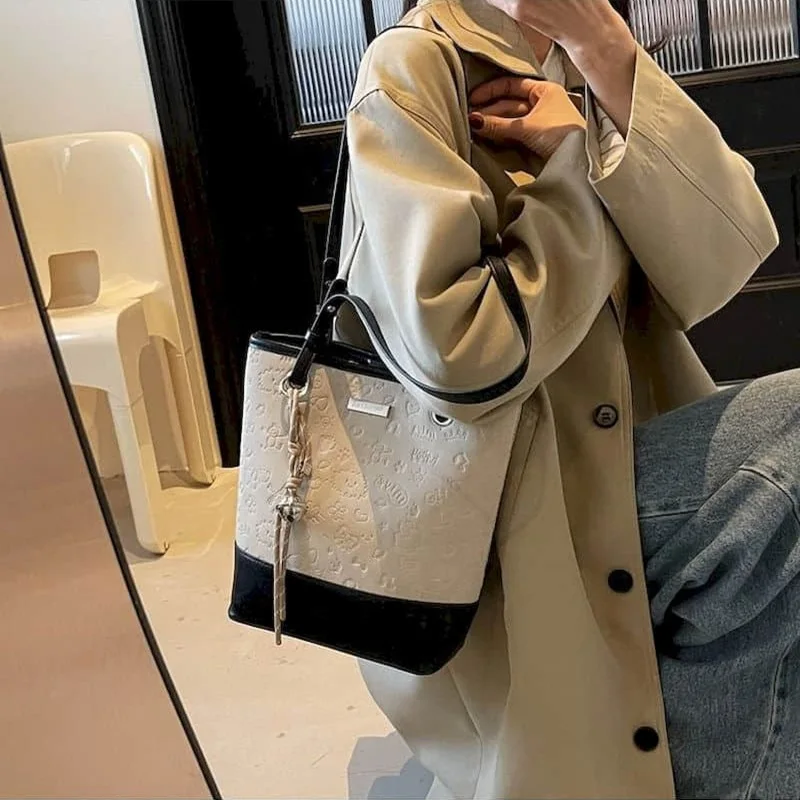 Элегантные сумки на плечо для женщин, студенческие школьные сумки в корейском стиле, универсальные холщовые офисные женские сумки высокого качества, винтажные сумки-тоут
Элегантные сумки на плечо для женщин, студенческие школьные сумки в корейском стиле, универсальные холщовые офисные женские сумки высокого качества, винтажные сумки-тоут