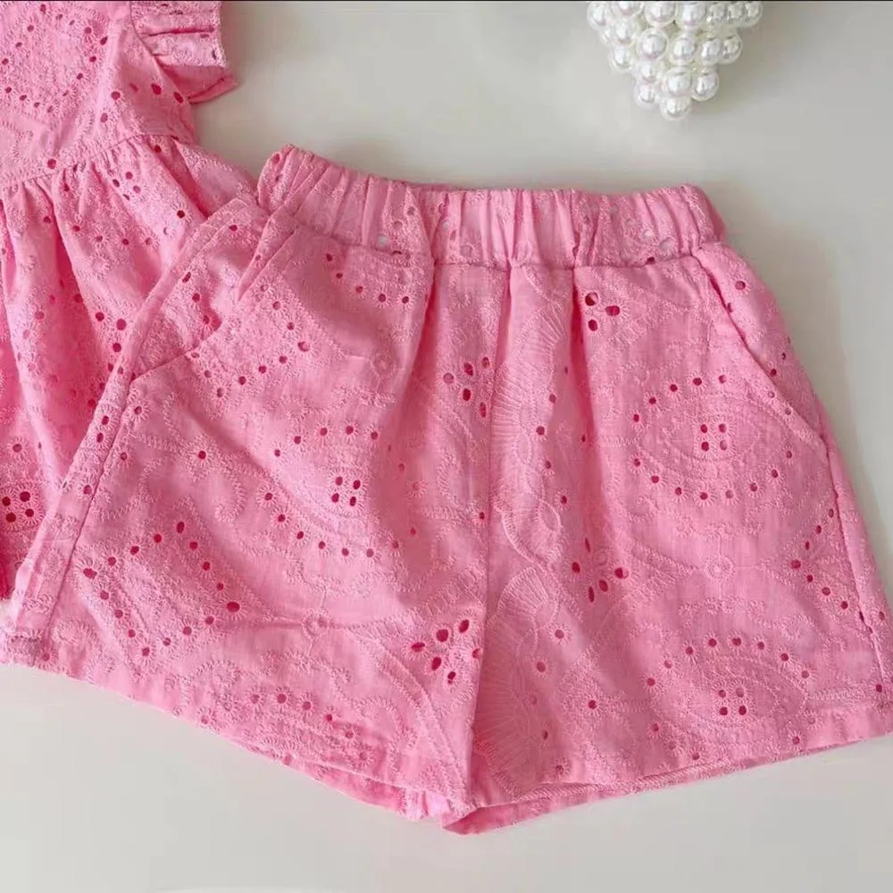 Sweet Girls' Shorts Set Summer New Hollow Out Sleeveless Pink Flying Sleeve Top + Loose Slim Short Pants Set 2Piece Outfit
Sweet Girls' Shorts Set Summer New Hollow Out Sleeveless Pink Flying Sleeve Top + Loose Slim Short Pants Set 2Piece Outfit