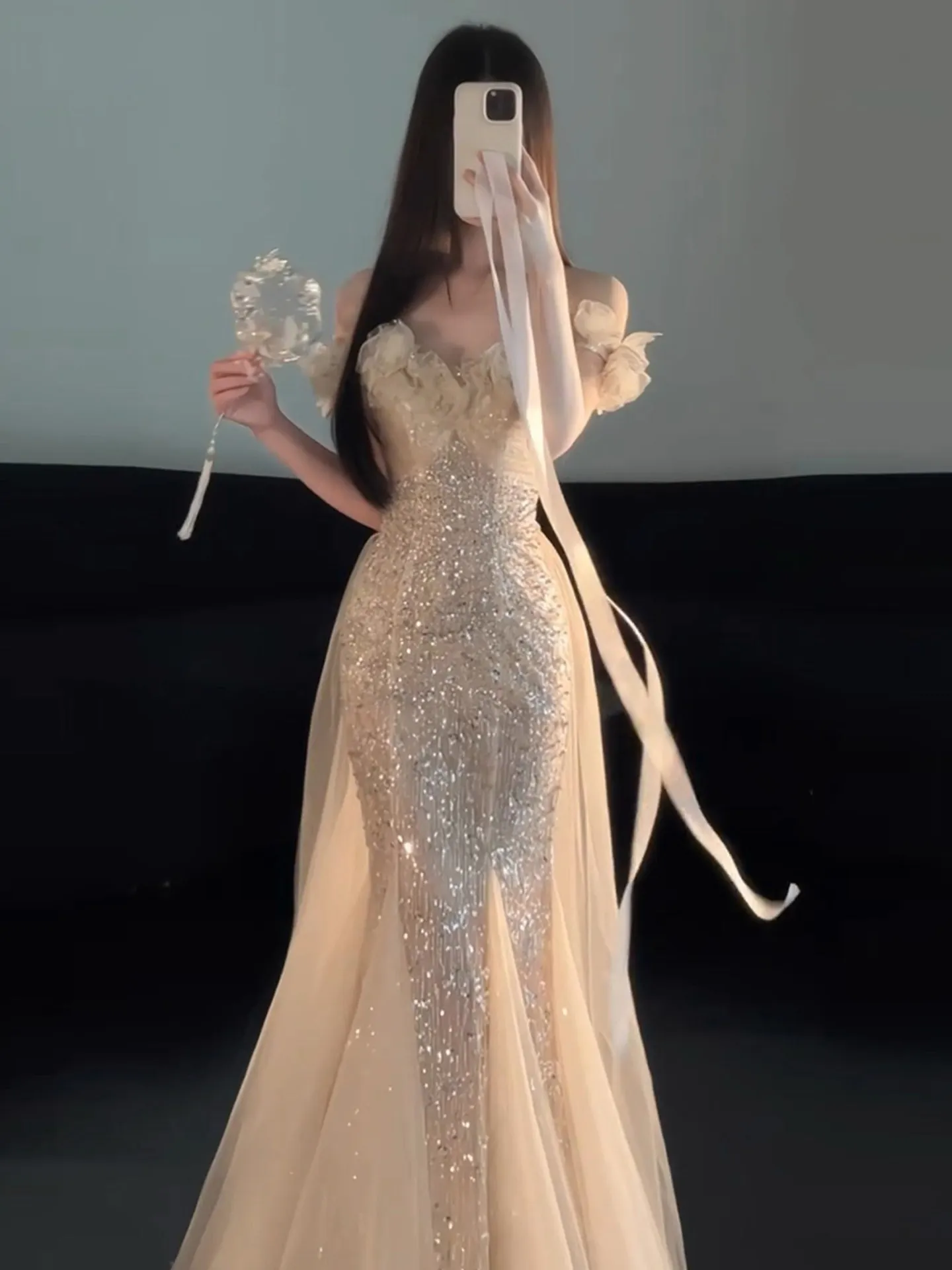 Champagne Color One-Shoulder Evening Gown Sequin Fish-Tail Wedding Dress for Hostess Vocal Princess Engagement And Banquet
Champagne Color One-Shoulder Evening Gown Sequin Fish-Tail Wedding Dress for Hostess Vocal Princess Engagement And Banquet