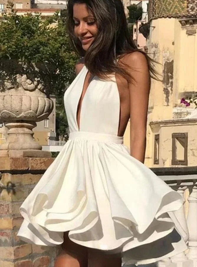 Customized Deep V-Neck Halter Backless Mini Short Wedding Dresses For Women 2024 Simple Stain A-line Above Knee Bridal Gown
Customized Deep V-Neck Halter Backless Mini Short Wedding Dresses For Women 2024 Simple Stain A-line Above Knee Bridal Gown