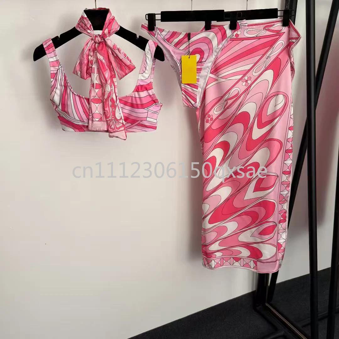 Luxury Women's Pink Headband Split Tank Bikini Sets with Letter Signature Logo Designer Brand Lady Sexy Headband Swimsuits
Luxury Women's Pink Headband Split Tank Bikini Sets with Letter Signature Logo Designer Brand Lady Sexy Headband Swimsuits