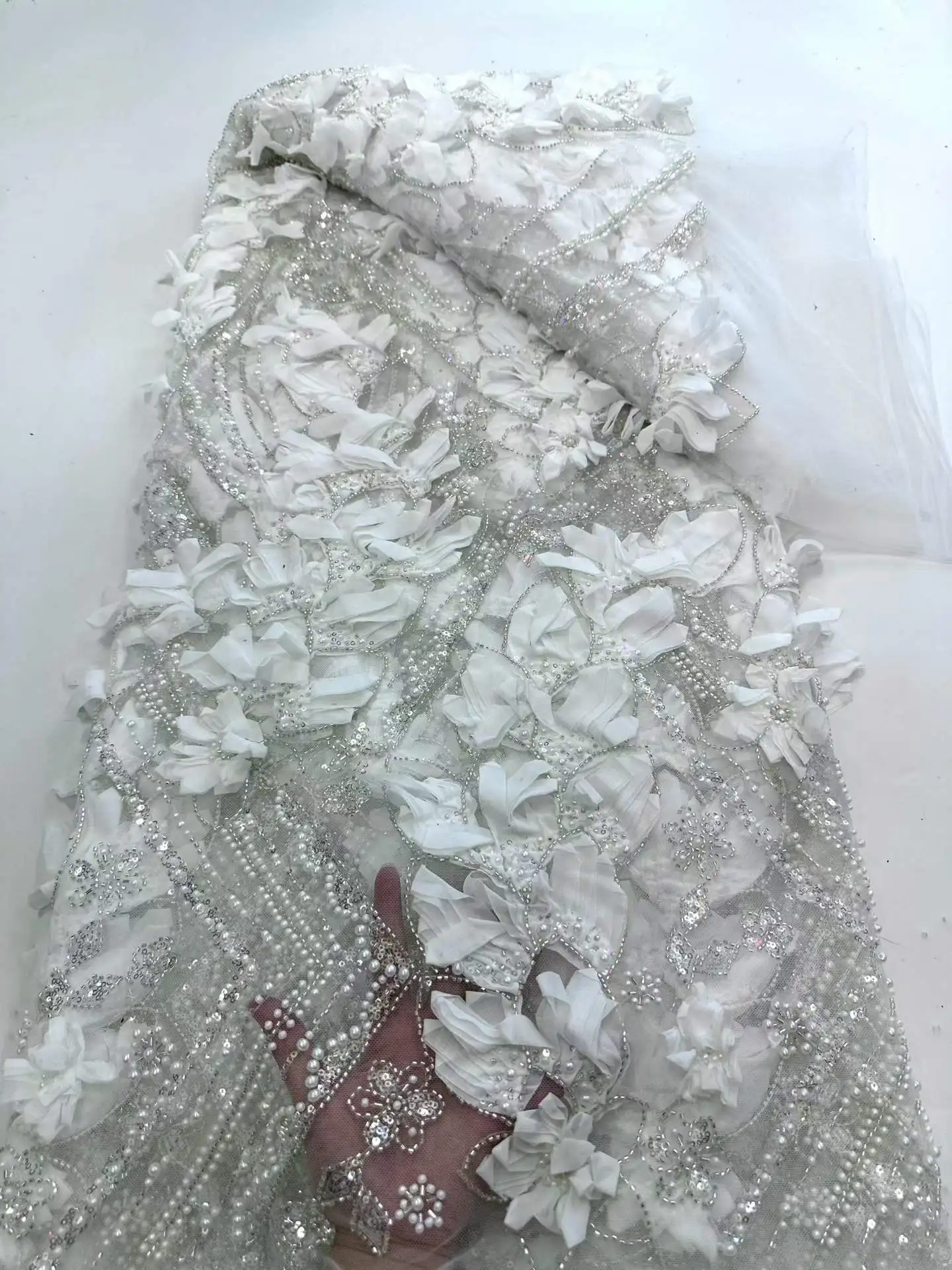 African Tulle Lace Fabric 2026 French Sequins Beaded 3D Applique Fabric Sewing Embroidery Lace Tulle Mesh Nigeria Bride Dresses
African Tulle Lace Fabric 2026 French Sequins Beaded 3D Applique Fabric Sewing Embroidery Lace Tulle Mesh Nigeria Bride Dresses