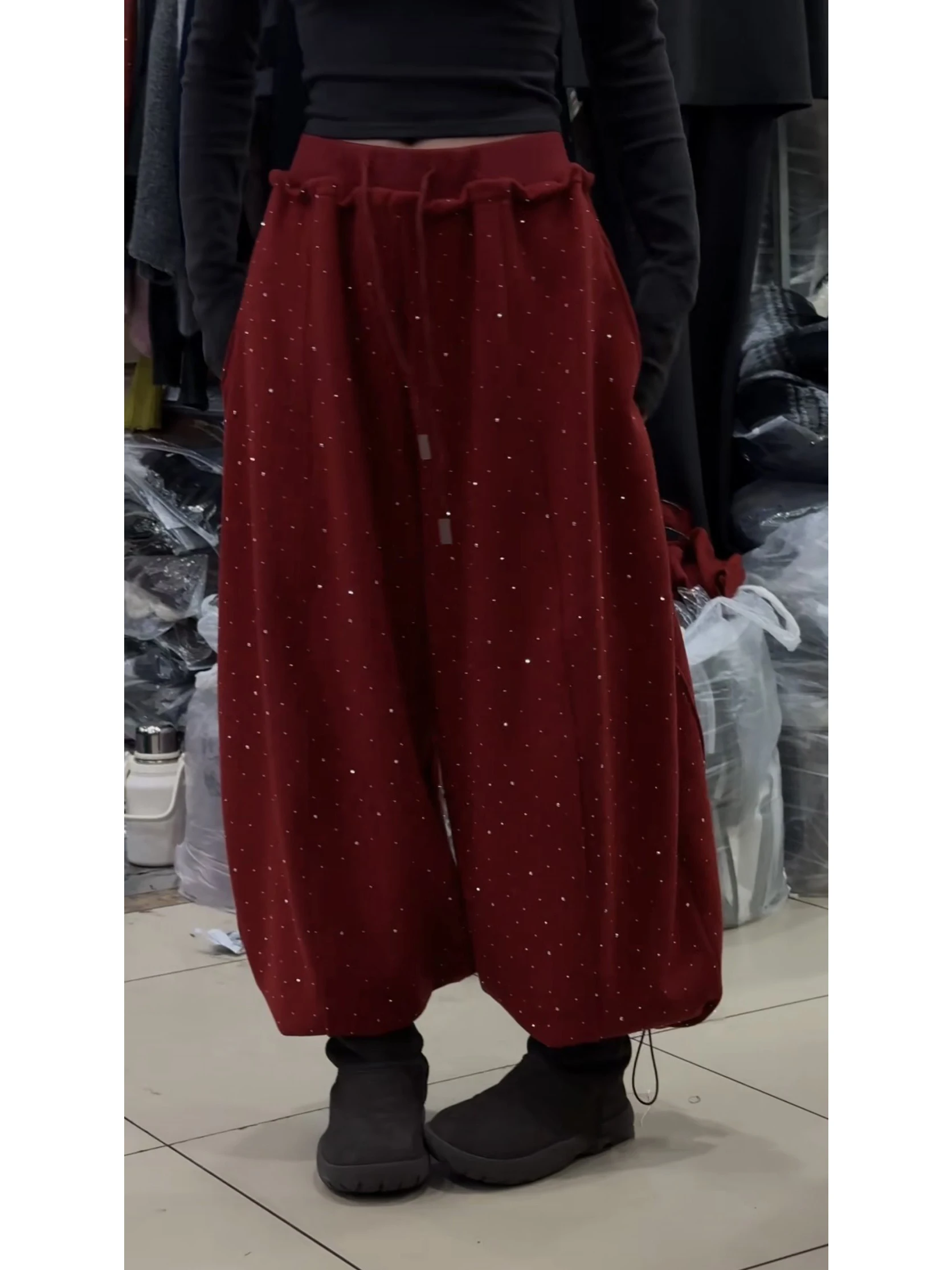 Red Sparkling Diamond Design Fleece Lined Curvy Knife Sports Pants Women Autumn Winter Warm Lantern Pants High Waist Straight...
Red Sparkling Diamond Design Fleece Lined Curvy Knife Sports Pants Women Autumn Winter Warm Lantern Pants High Waist Straight...