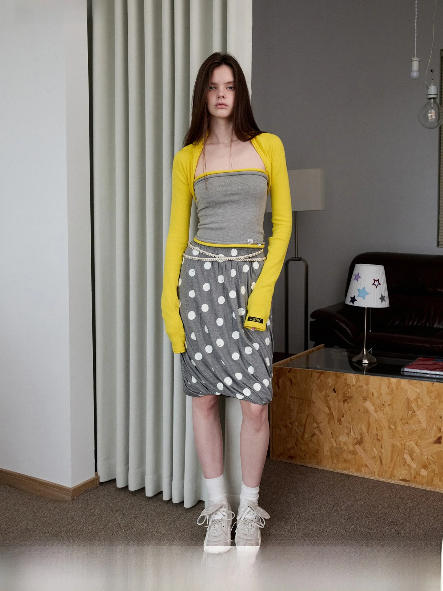 1JINN STUDIO Knitted Pure Color Half Sleeve Cardigan with Roll Tube Top And Skirt Two Ways to Wear Set Casual Style Wome...
1JINN STUDIO Knitted Pure Color Half Sleeve Cardigan with Roll Tube Top And Skirt Two Ways to Wear Set Casual Style Wome...