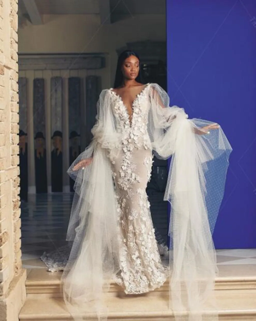 Dot Tulle Mermaid Wedding Dresses Sexy Puffy Sleeves Dazzling Lace Floral Wedding Dress Backless Champagne Lining Bridal Gowns
Dot Tulle Mermaid Wedding Dresses Sexy Puffy Sleeves Dazzling Lace Floral Wedding Dress Backless Champagne Lining Bridal Gowns