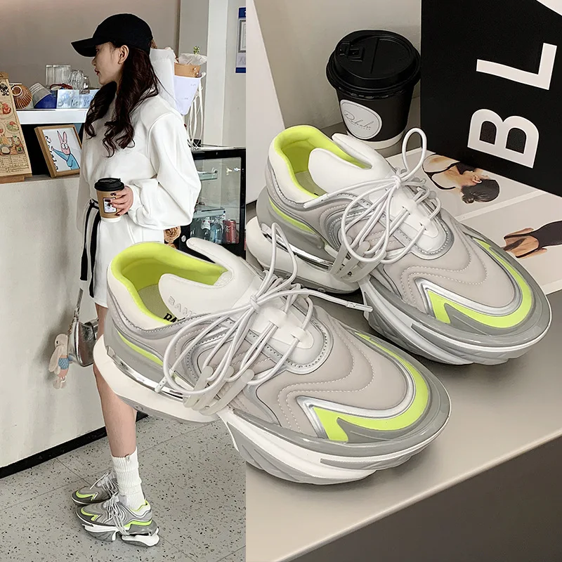 Chunky Sneaker Women Men Designer Spaceship Sport Shoes Fashion Casual Microfiber Leather Fabric Height Increased Platform Shoes
Chunky Sneaker Women Men Designer Spaceship Sport Shoes Fashion Casual Microfiber Leather Fabric Height Increased Platform Shoes