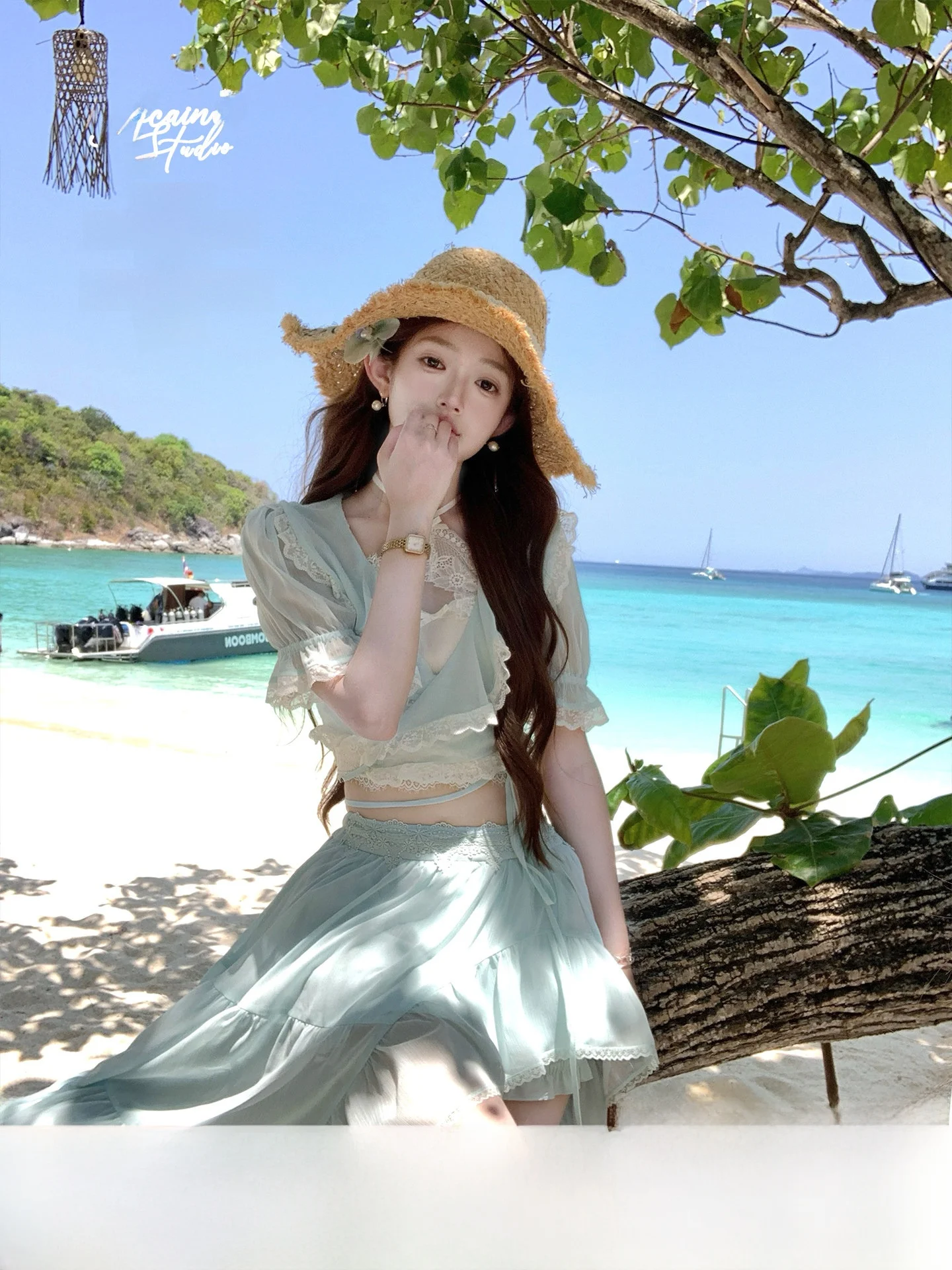 Elegant Lace Short Sleeve Open Cardigan High Waist Half Skirt Women's Three Piece Set Island Light Oxygen Ruffle Hem Neck Han...
Elegant Lace Short Sleeve Open Cardigan High Waist Half Skirt Women's Three Piece Set Island Light Oxygen Ruffle Hem Neck Han...
