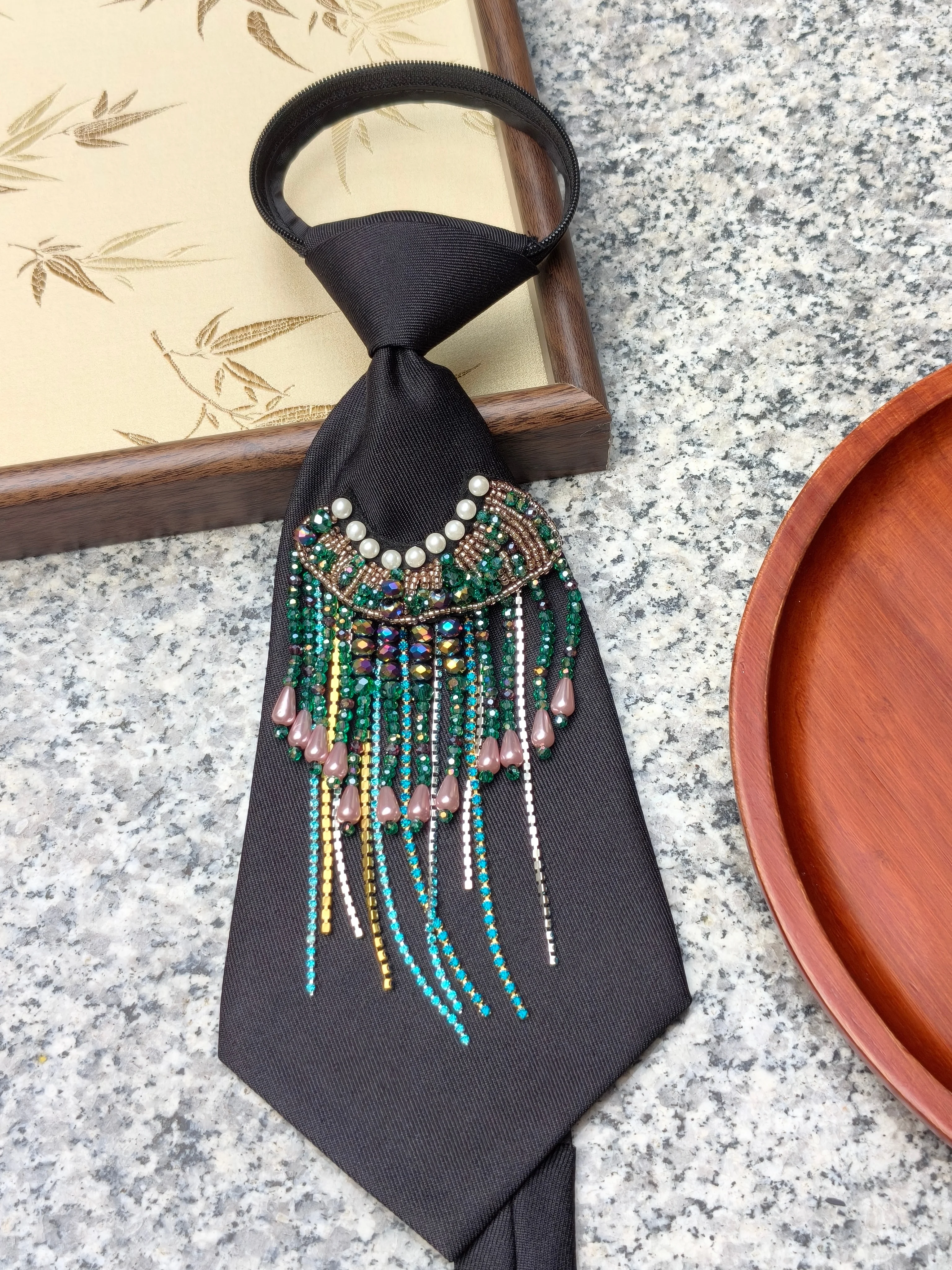 Bohemian Style Handmade Beaded Tassel Tie with Pearl Embellishments, Personalized Tie for Suit Shirts
Bohemian Style Handmade Beaded Tassel Tie with Pearl Embellishments, Personalized Tie for Suit Shirts