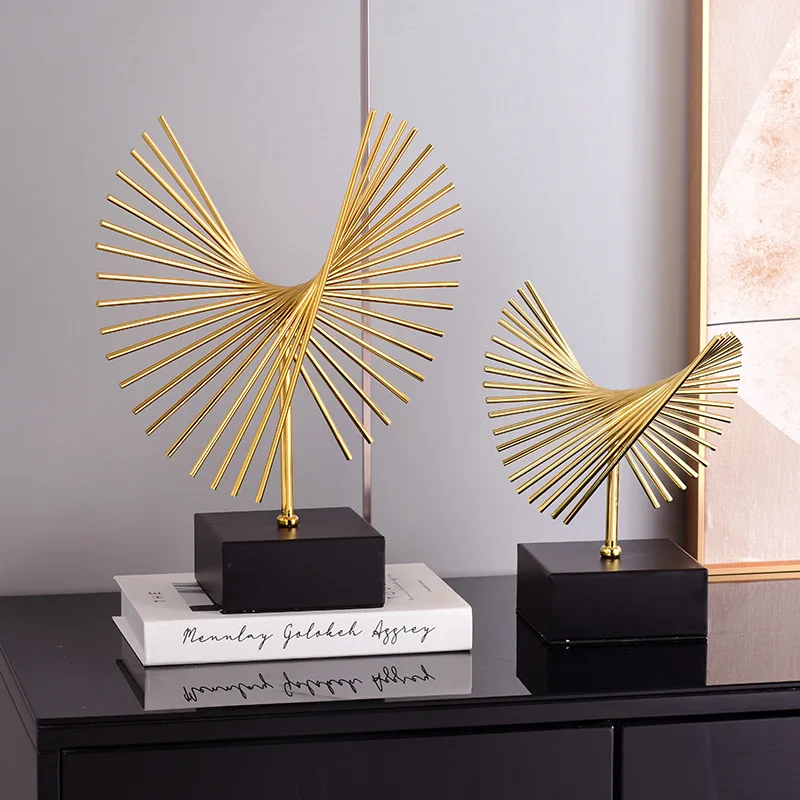 Modern light luxury eagle wings TV cabinet wine cabinet porch home decoration creative abstract office desktop ornament
Modern light luxury eagle wings TV cabinet wine cabinet porch home decoration creative abstract office desktop ornament