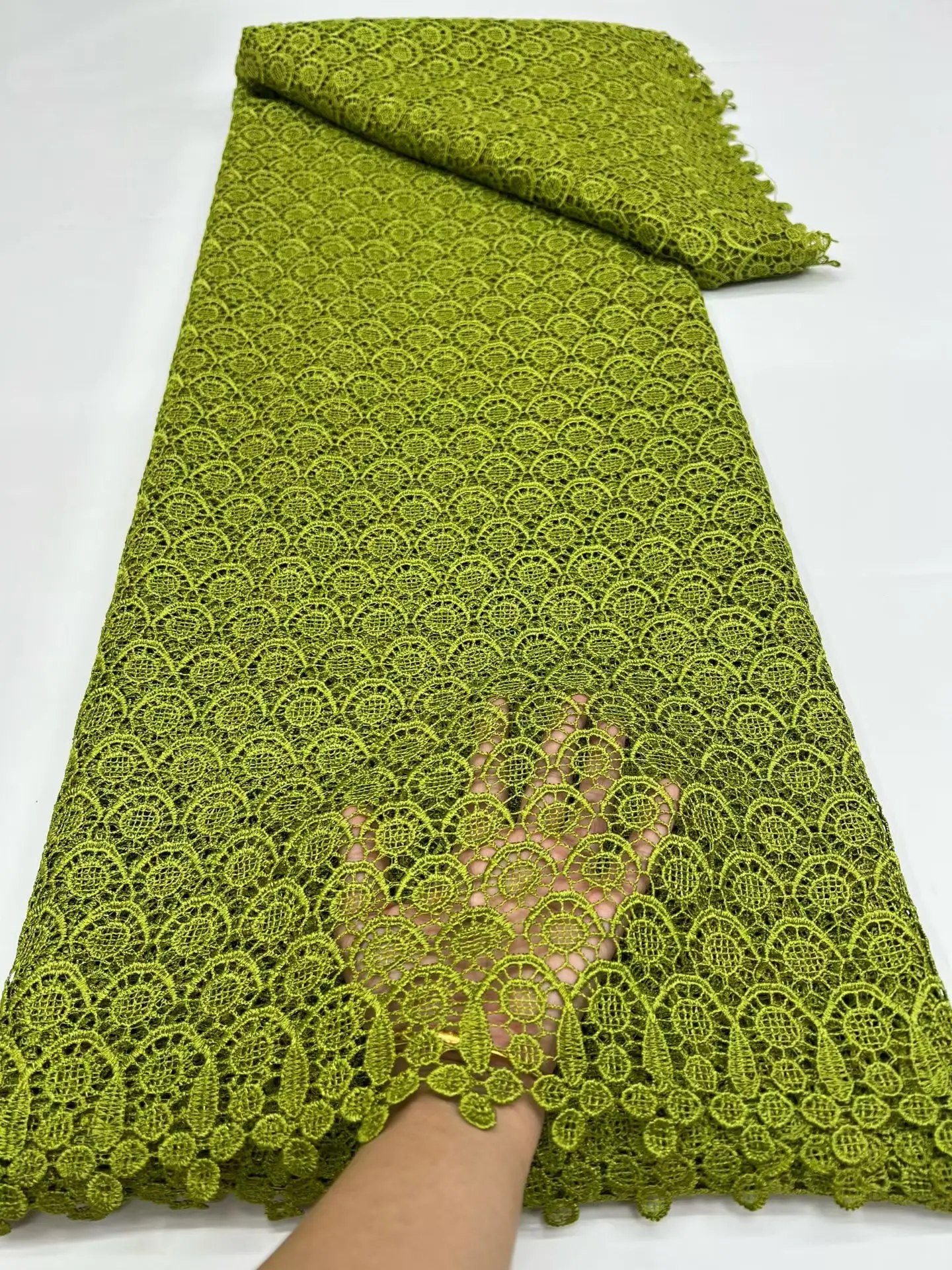 Hot Sales 5 Yards African Guipure Cord Lace Fabric 2025 Latest Nigerian Water Soluble Lace for Women Party Dress 732
Hot Sales 5 Yards African Guipure Cord Lace Fabric 2025 Latest Nigerian Water Soluble Lace for Women Party Dress 732