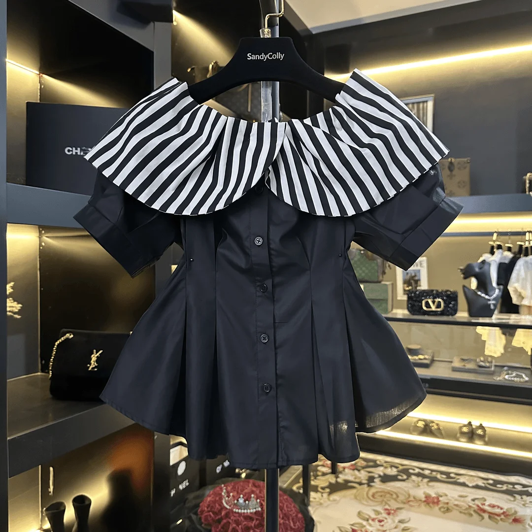 Design stitching stripe waist fold short sleeve shirt 2024 summer new fashion temperament solid color high sense shirt top
Design stitching stripe waist fold short sleeve shirt 2024 summer new fashion temperament solid color high sense shirt top