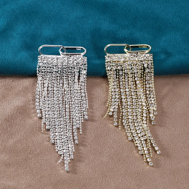 Ladies Luxury Glitter Crystal Fringe Brooch Suit Cardigan Accessory Everyday Jewelry Pin
Ladies Luxury Glitter Crystal Fringe Brooch Suit Cardigan Accessory Everyday Jewelry Pin
