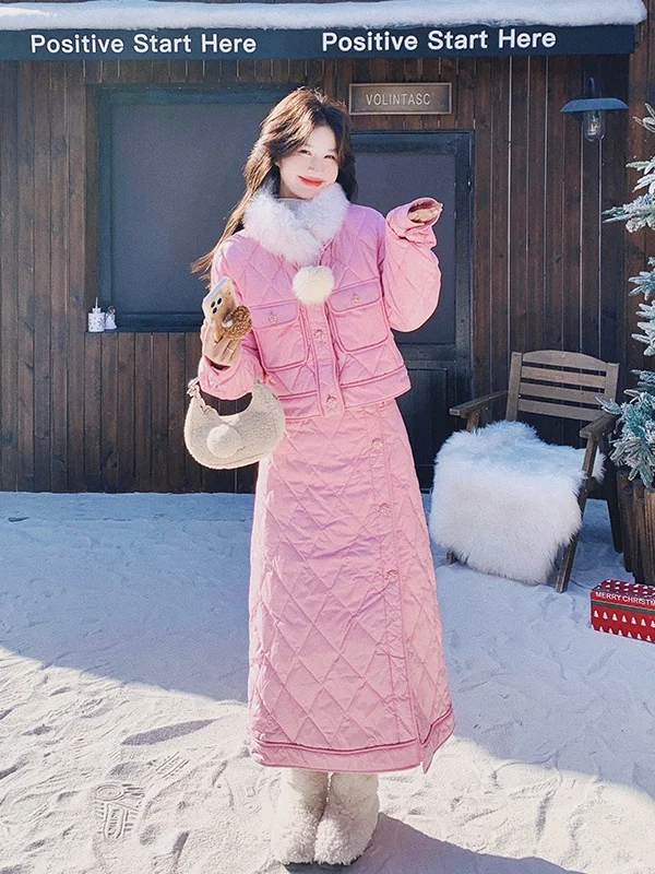 Корейский модный зимний комплект из пуховика и юбки с меховым воротником, новый, с бриллиантами, из двух предметов
Корейский модный зимний комплект из пуховика и юбки с меховым воротником, новый, с бриллиантами, из двух предметов