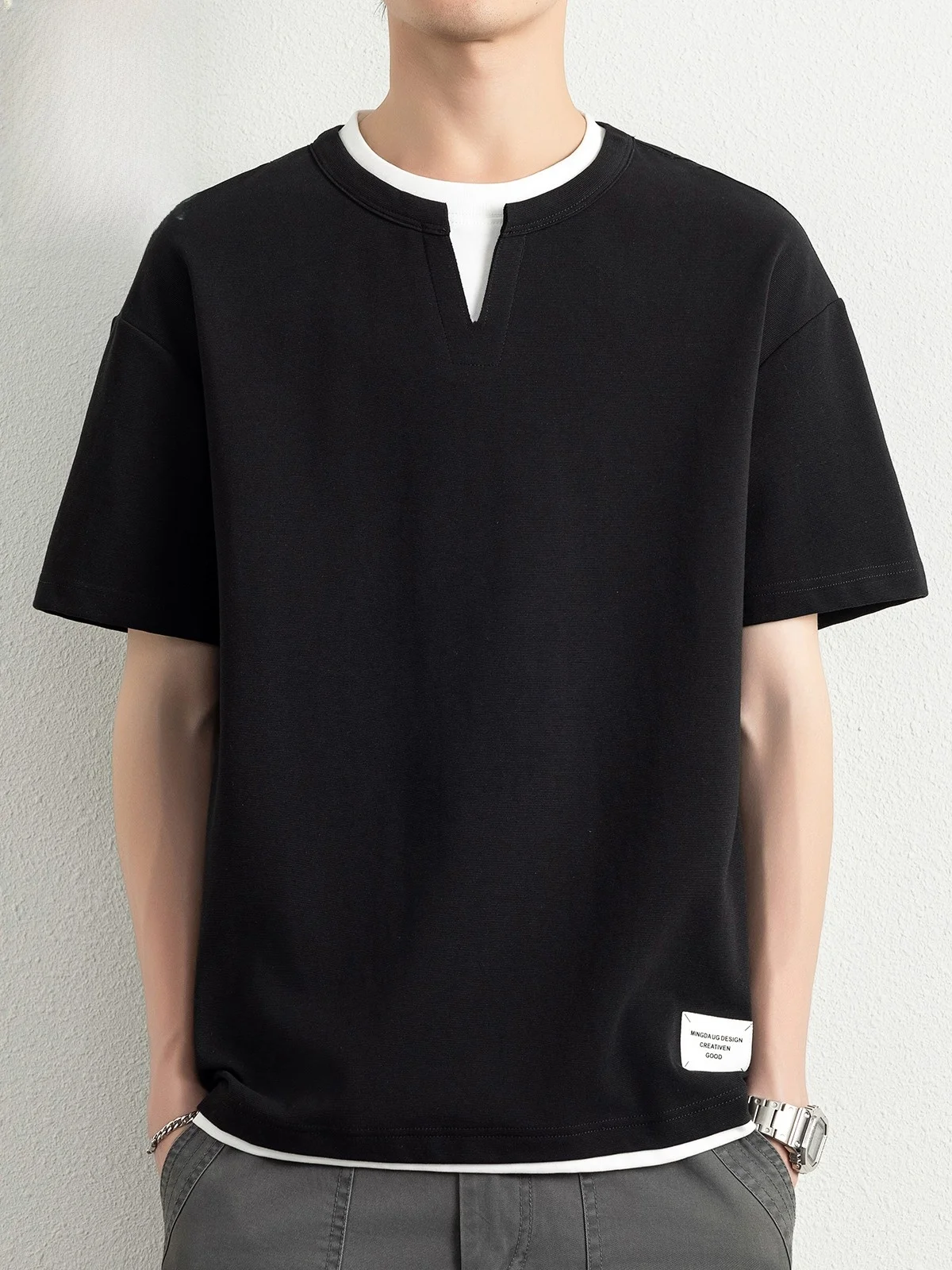 Мужская футболка свободного кроя с двойным воротником, модная летняя модель, имитация двухслойности, с круглым вырезом, из плотной ткани
Мужская футболка свободного кроя с двойным воротником, модная летняя модель, имитация двухслойности, с круглым вырезом, из плотной ткани