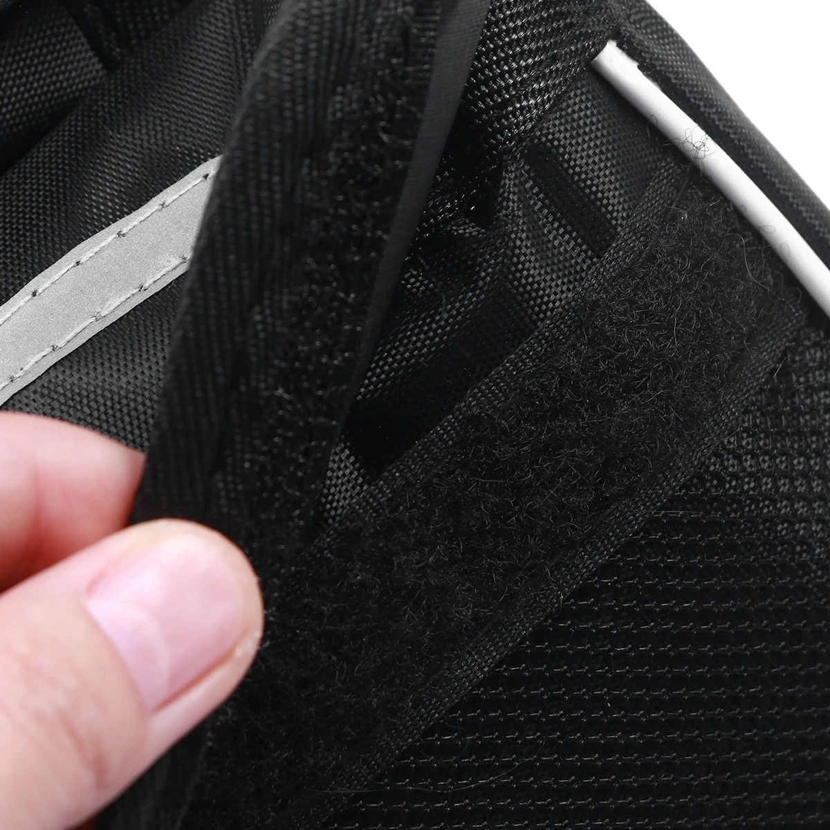 Bike Handlebar Triangle Frame Pack Durable Reflective Stripes Storage Pouch for Road Road Bike Bag Cycling
Bike Handlebar Triangle Frame Pack Durable Reflective Stripes Storage Pouch for Road Road Bike Bag Cycling