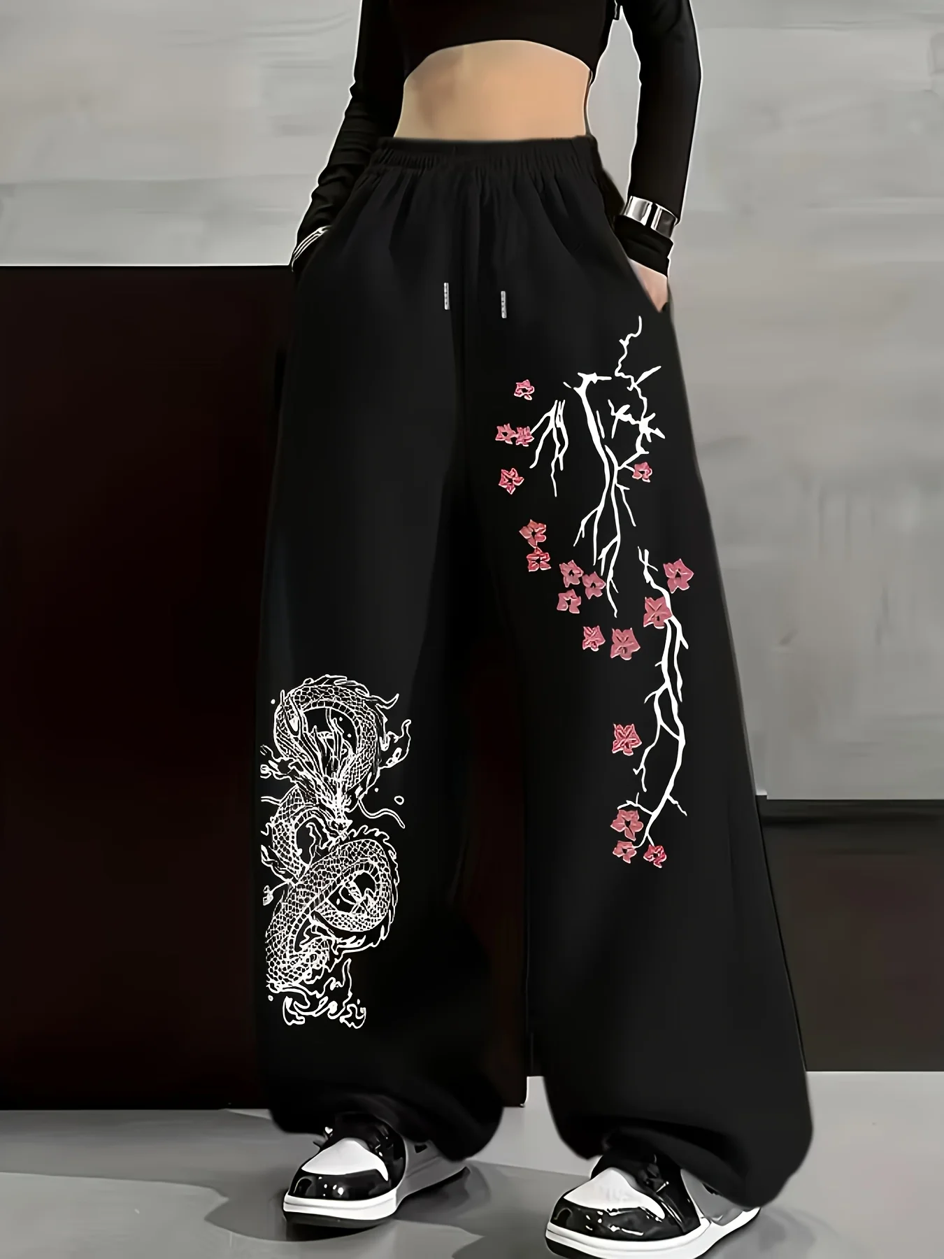 Women's Street Style Casual Sweatpants with Dragon Totem Print Arrivals for Spring Fleece Loose Fit Streetwear Oversized
Women's Street Style Casual Sweatpants with Dragon Totem Print Arrivals for Spring Fleece Loose Fit Streetwear Oversized