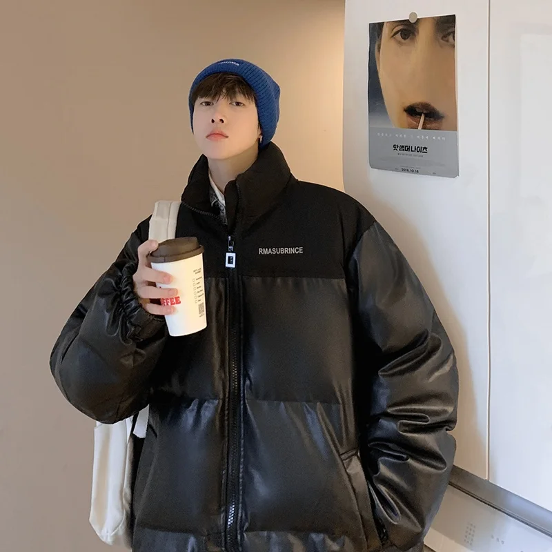 Мужская зимняя утепленная куртка с флисовой подкладкой, хлопковое пальто, модная брендовая куртка из искусственной кожи, молодежная повседневная теплая куртка
Мужская зимняя утепленная куртка с флисовой подкладкой, хлопковое пальто, модная брендовая куртка из искусственной кожи, молодежная повседневная теплая куртка