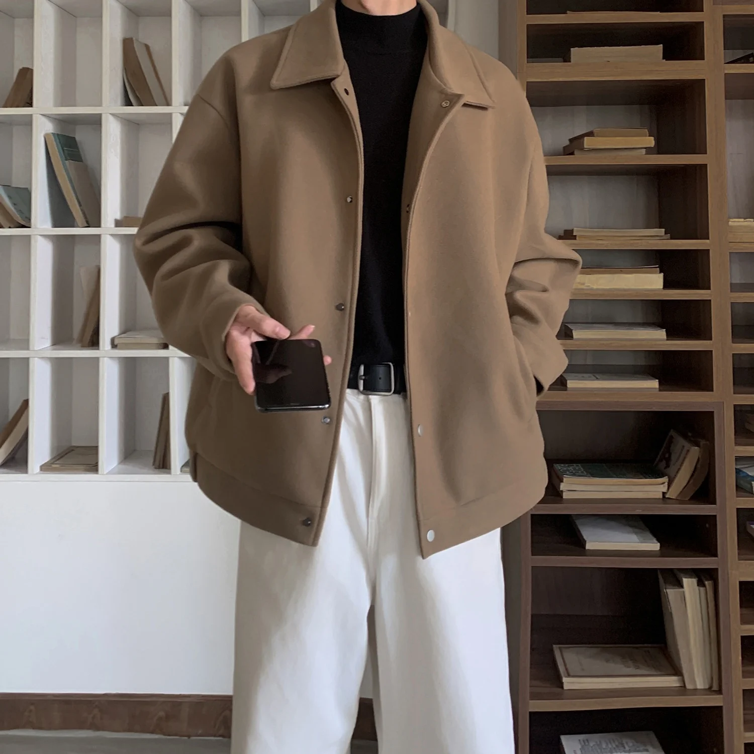 Мужской плащ-тренч Colorblock из хлопка, приталенный, водонепроницаемый, с поясом, для города, офиса, осенний, дышащий, стильный, однотонный, вощеный
Мужской плащ-тренч Colorblock из хлопка, приталенный, водонепроницаемый, с поясом, для города, офиса, осенний, дышащий, стильный, однотонный, вощеный
