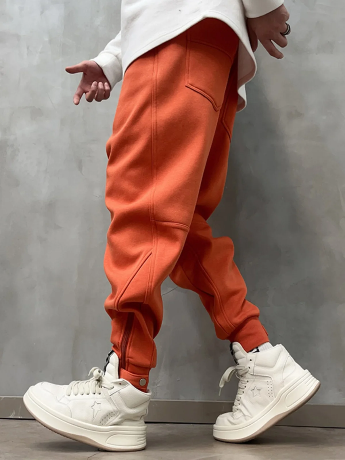 Мужские повседневные брюки, весна-осень-зима, брюки для отдыха на молнии с манжетами и подкладкой, модные брюки из полиэстера...
Мужские повседневные брюки, весна-осень-зима, брюки для отдыха на молнии с манжетами и подкладкой, модные брюки из полиэстера...